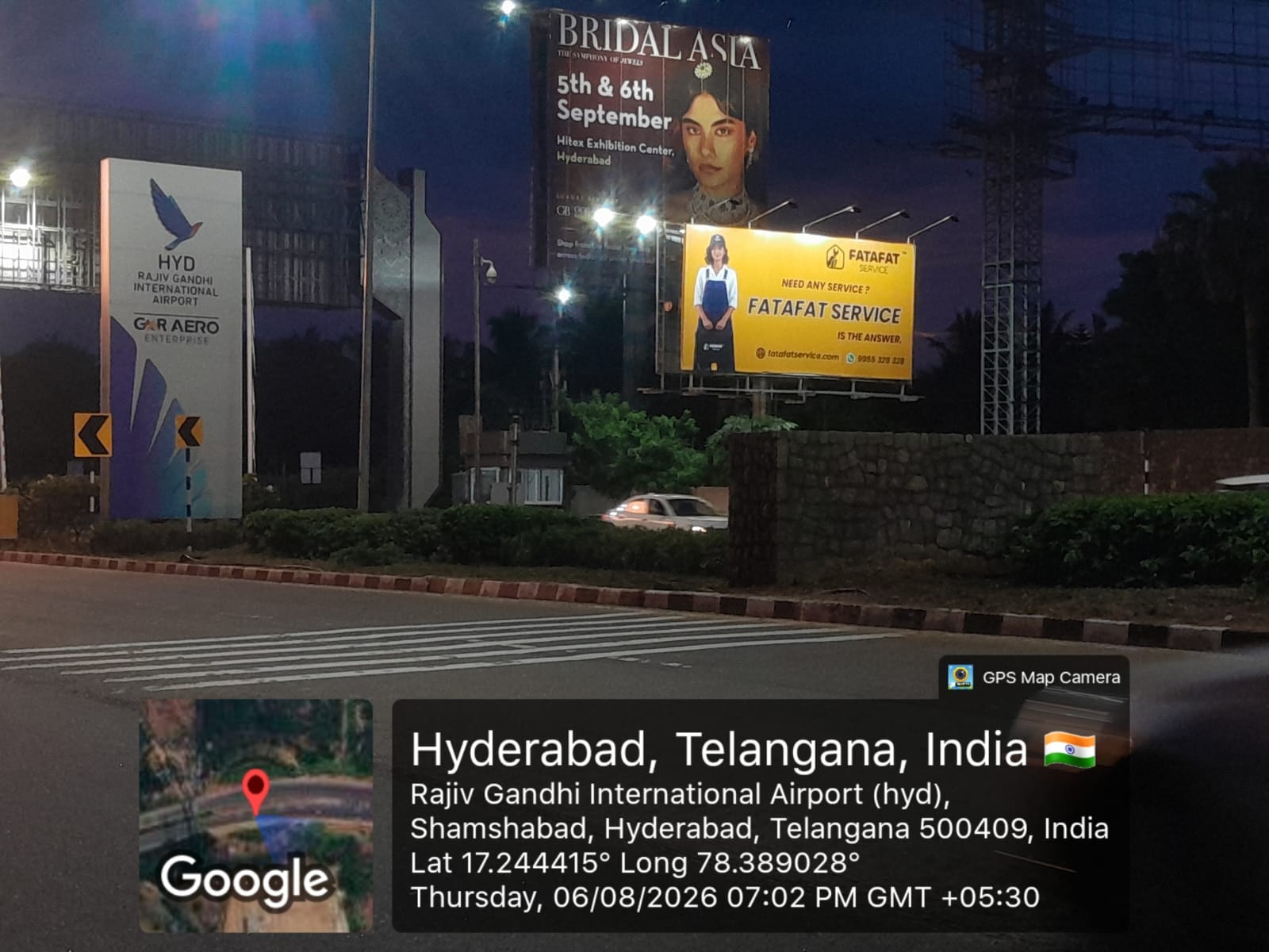 FatafatService billboard at the entrance of Rajiv Gandhi International Airport, Hyderabad